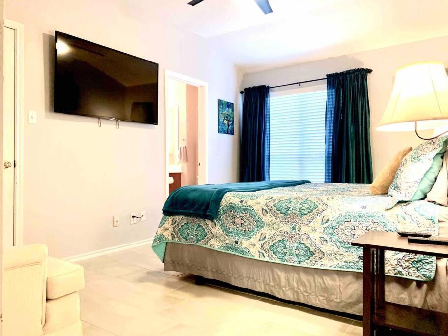 Modern Updates - Great Location - King Bed- Bmt 샌안토니오 외부 사진