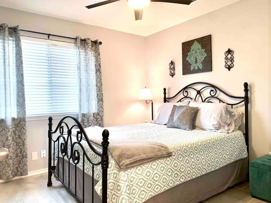 Modern Updates - Great Location - King Bed- Bmt 샌안토니오 외부 사진
