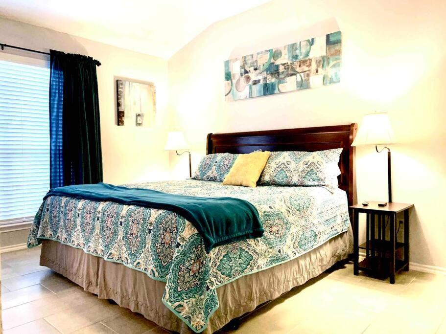 Modern Updates - Great Location - King Bed- Bmt 샌안토니오 외부 사진